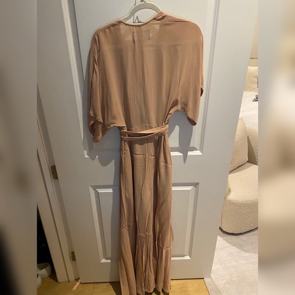 Reformation Winslow dress in Nude (size XS) - Picture 3 of 9